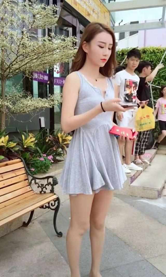 偷看美女_美女偷看_偷看美女胸部